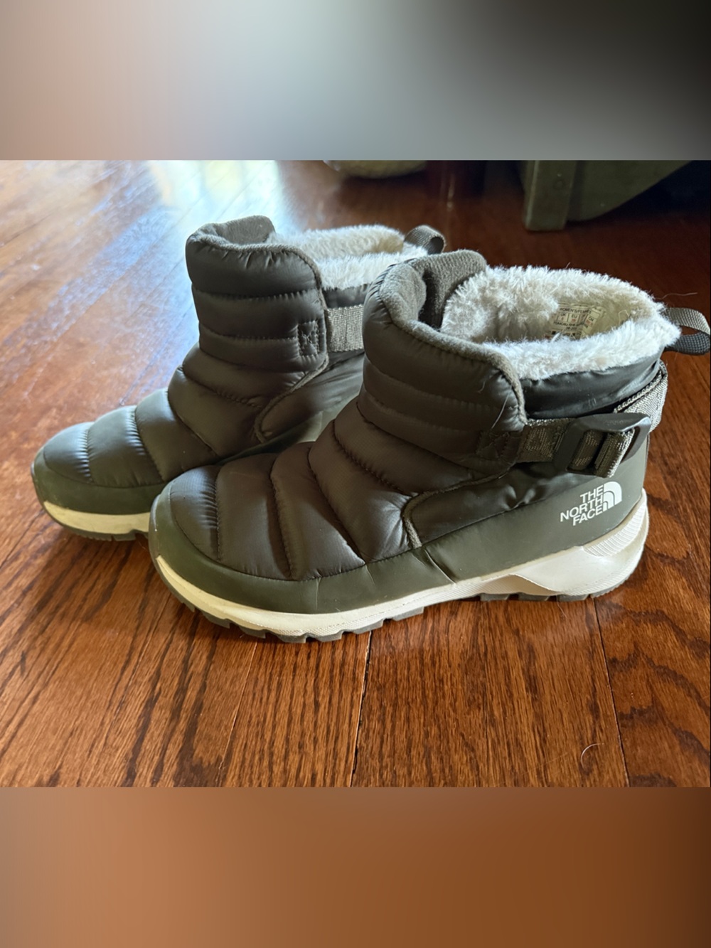 The North Face Thermoball Traction Bootie Green Puffer Boots NFOA408U Womens 8